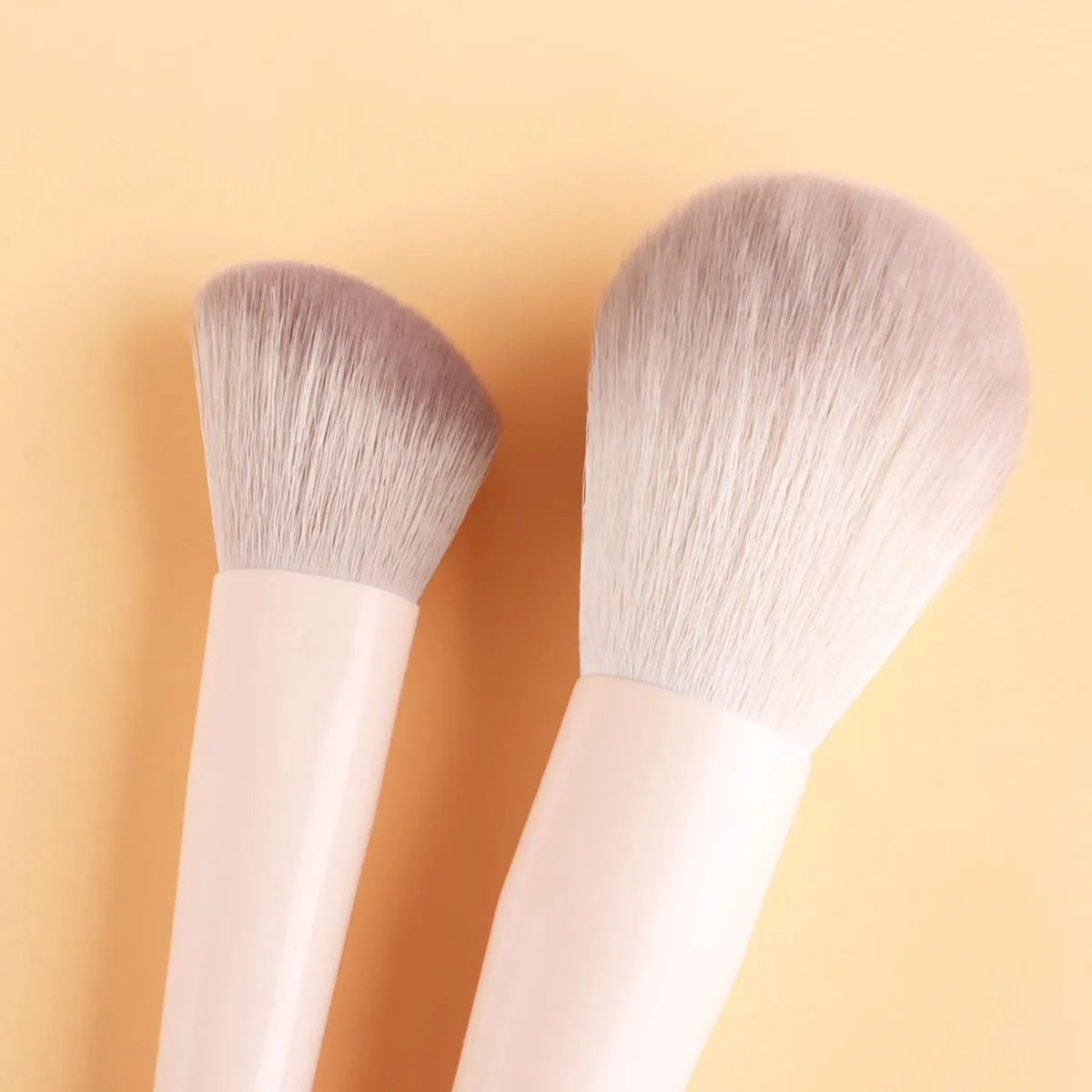13Pcs Soft Bristle Beige Makeup Brushes with Large Round Powder Brush Detail Eyeshadow Brush Nose Shadow Brush + Storage Bag S — image 4