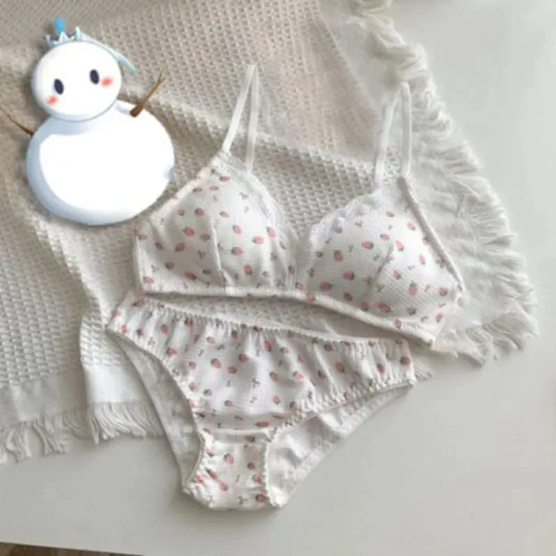 Sweet Japanese Lolita Bra Set Cherry Strawberry Print Wireless Non Padded Bralette Anti-Sagging Comfort AB Cup MOYISU 32-38 Sexy