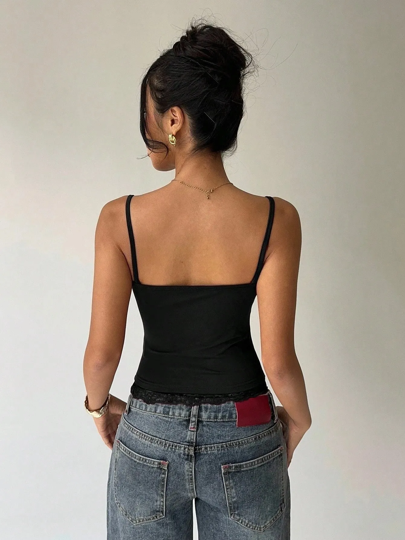 Women's Sexy Lace Trim U-Neck Basic Solid Color Slim Fit Cami Top Casual Spaghetti Straps Backless Crop Top Spring/Summer 2026 — image 2