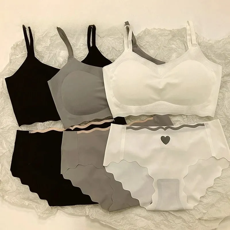 Women's Seamless Bralette Set Wireless Push Up Bra with High Waist Panty Cute Heart Embroidery Lingerie Set for Daily Wear — image 2