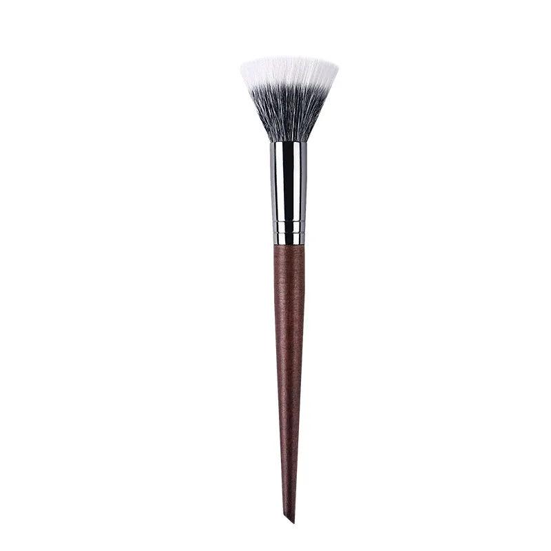 Pinceaux de maquillage professionnels réglage du contour de la poudre pinceau de maquillage multifonctionnel pointillé Blush doux poils de chèvre en bois naturel