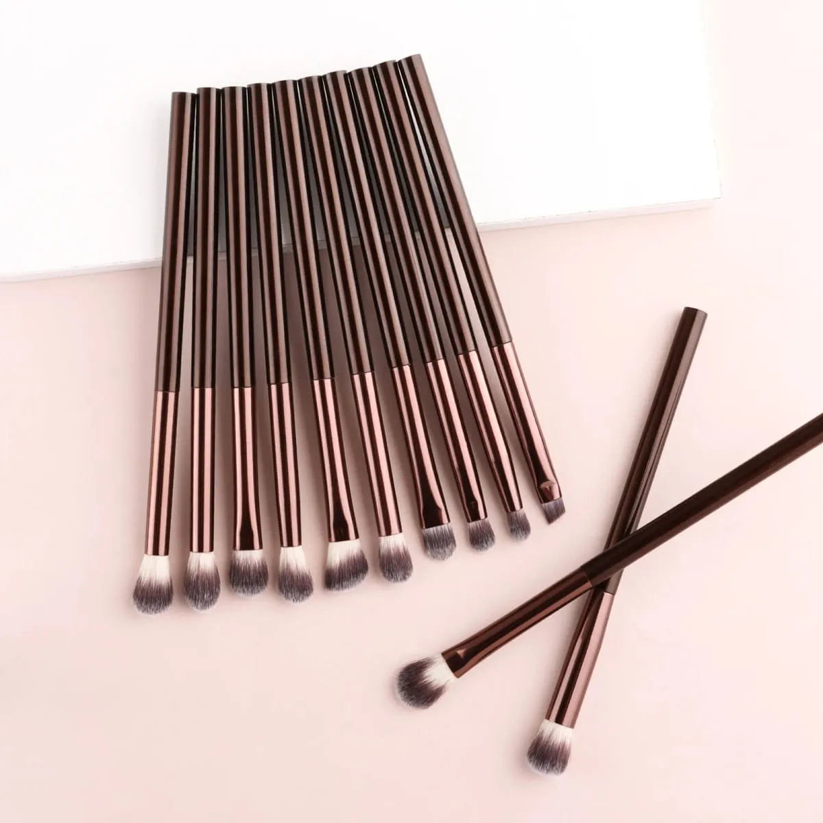 12PCS Eyeshadow Makeup Brushes Set Soft Synthetic Hair Blending Shader Angled Liner Brushes for Eye Makeup