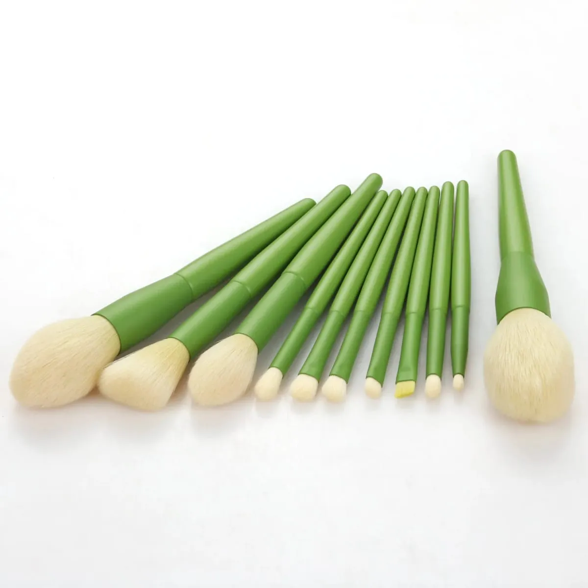 11Pcs Green Handle Makeup Brushes Soft Bristle For Powder Blush Foundation Eyeshadow Cosmetic Tools