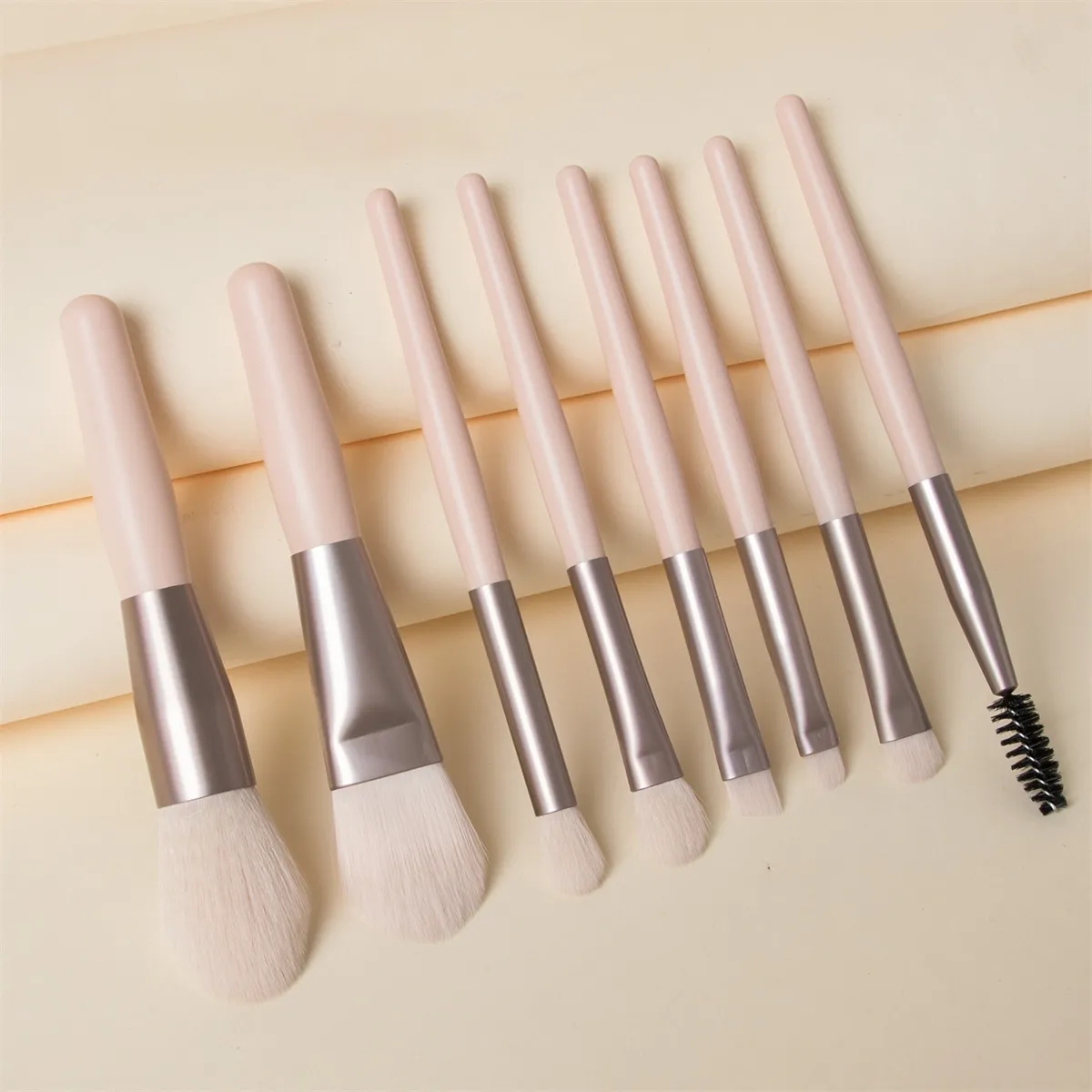 8Pcs Soft Fluffy Makeup Brushes Set for Cosmetics Foundation Blush Powder Eyeshadow Kabuki Blending Makeup Brush Beauty Tool