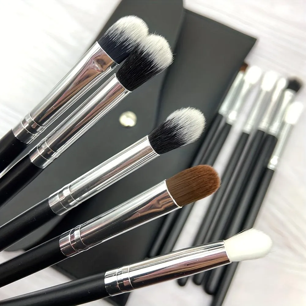 Versatile 11pcs Soft Synthetic Eyeshadow Brush Set with Nylon Bristles Wooden Handles Fragrance-Free for All Skin Types — image 4