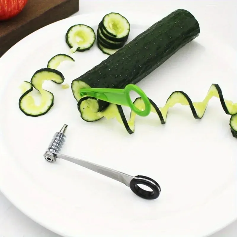 Manual Vegetable Spiral Cutter - Stainless Steel Handheld Slicer with Curved Design Suitable for Even Cutting of Potatoes
