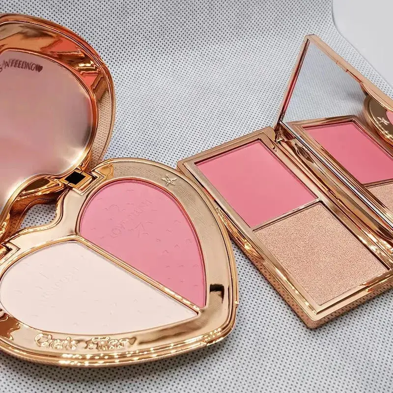 Serbuk Berus Udara Charlotte Tilbury Mengaburkan Tak Berliang&Penyerlah Hadiah Solekan Bercahaya Bercahaya Tahan Lama Fokus Lembut Bercahaya — image 5