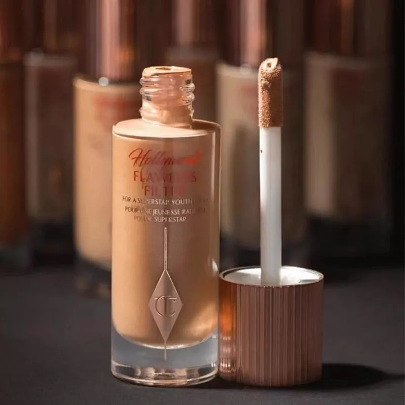 Yayasan Penyerlah Charlotte Tilbury CT Tekstur Berterusan Penyamar Menghidrat Mekap Mencerahkan Serbuk Padat