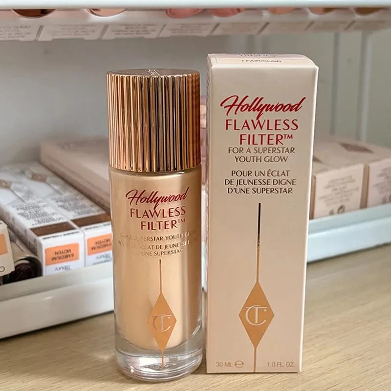 Yayasan Penyerlah Charlotte Tilbury CT Tekstur Berterusan Penyamar Menghidrat Mekap Mencerahkan Serbuk Padat