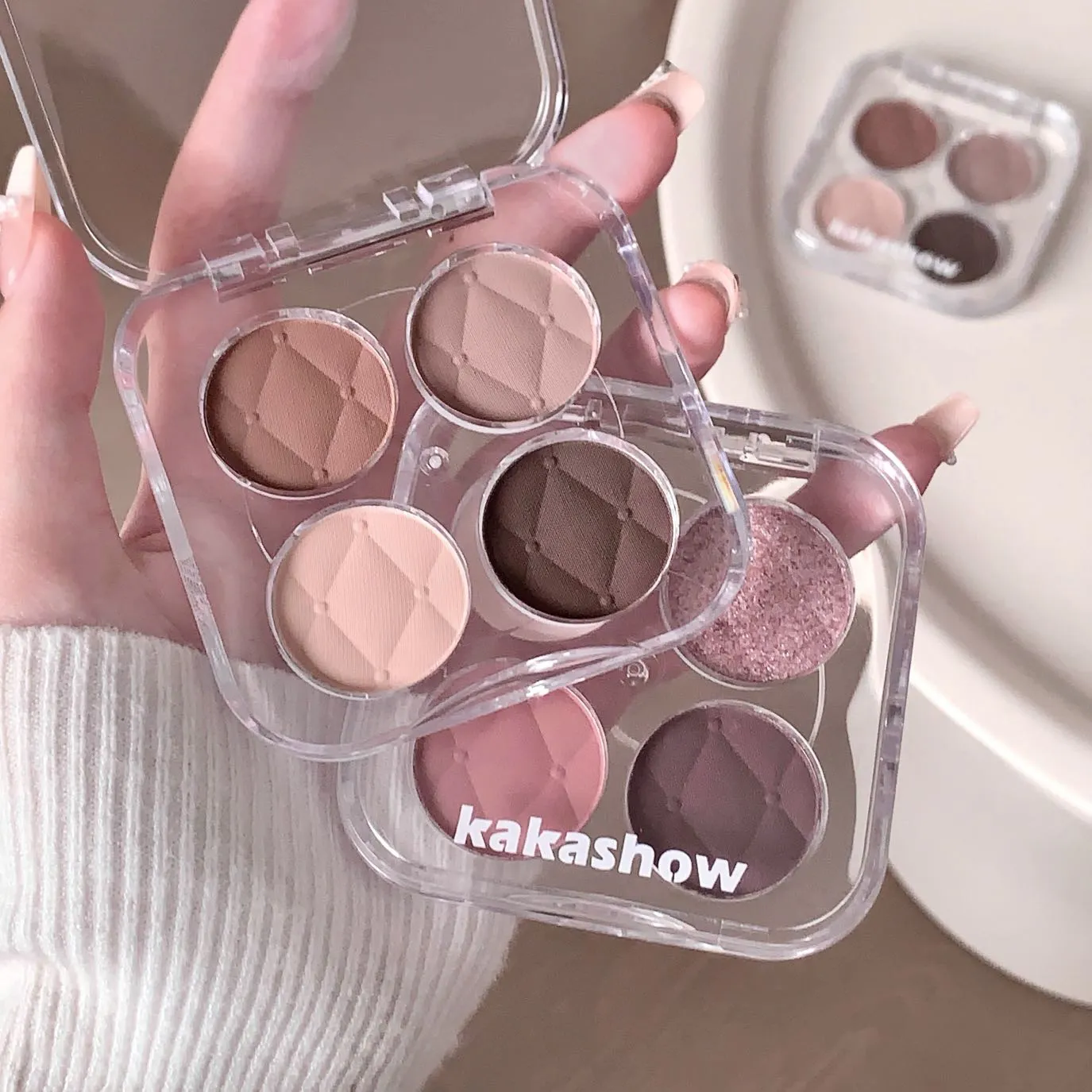 4 Colors Matte Fine Glitter Low Saturation Eye Shadow Palette Long Lasting Silky and Easy Coloring Peach Powder Daily Eye Makeup