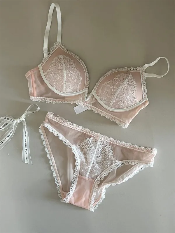 Niche sexy deep v bra gathering anti-sagging cover vice breast corner underwear sets sexy embroidery lace underwire lingerie