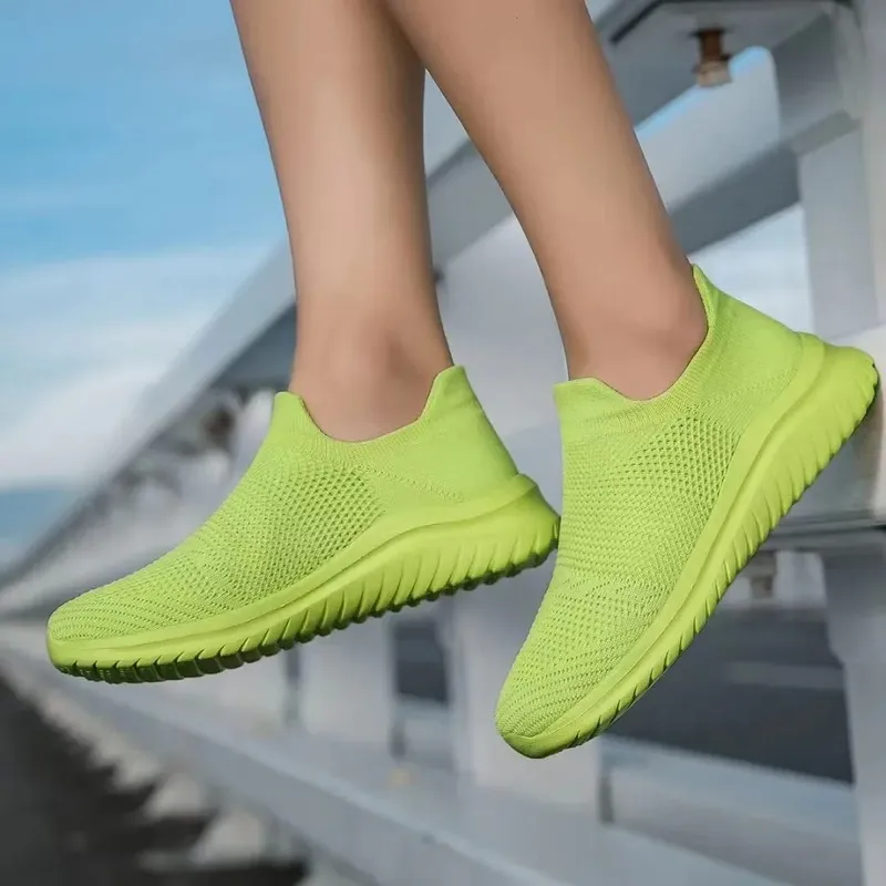 ผู้ชายรองเท้าผ้าใบรองเท้าสบายๆUnisex Soft Sole Slip-On Vulcanizedรองเท้าLoafersน้ำหนักเบาPlusขนาดรองเท้าผู้ชายTenis hombres — image 11