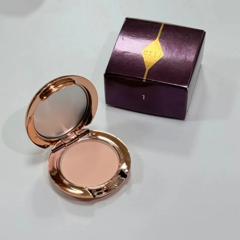 Charlotte Tilbury Cosmetics Flawless Liquid Highlighter hidrata a pele Paleta luxuosa com acabamentos metálicos brilhantes e acetinados — image 7