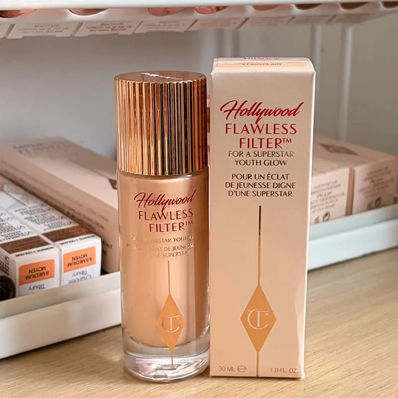 Yayasan Penyerlah Charlotte Tilbury CT Tekstur Berterusan Penyamar Menghidrat Mekap Mencerahkan Serbuk Padat