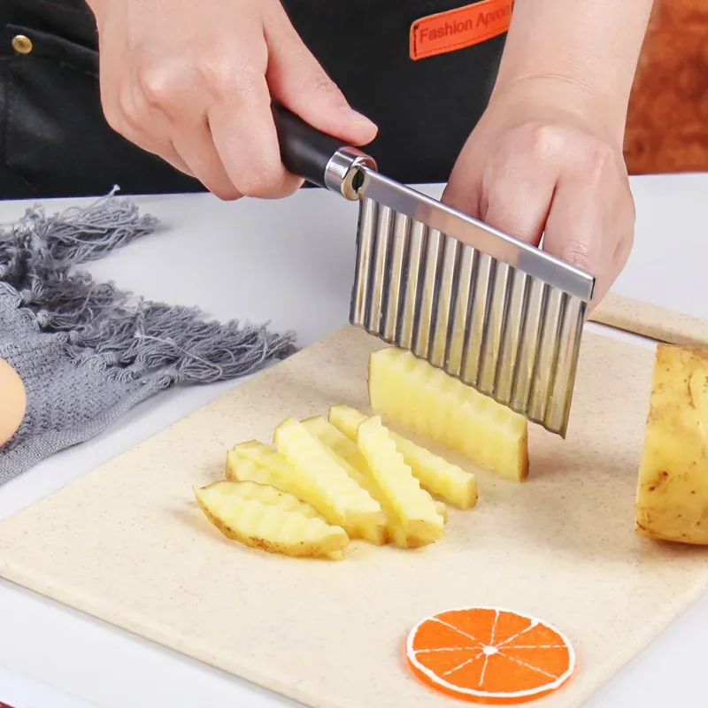 1pc Stainless Steel Wavy Potato Cutter Professional Crinkle Cut Knife Vegetable Slicer for Potatoes Carrots Cucumbers — image 1