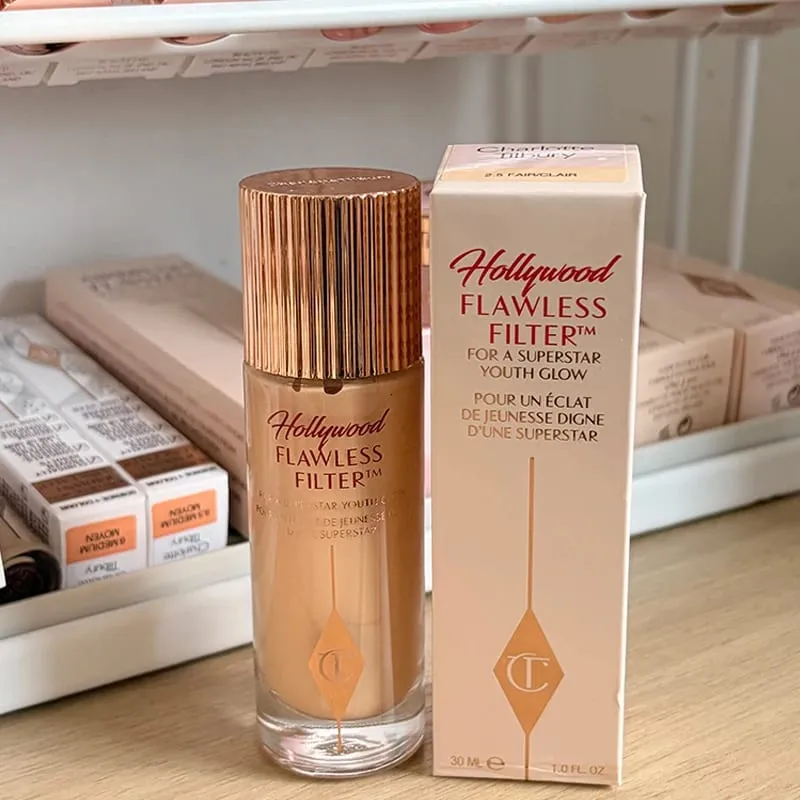 Yayasan Penyerlah Charlotte Tilbury CT Tekstur Berterusan Penyamar Menghidrat Mekap Mencerahkan Serbuk Padat