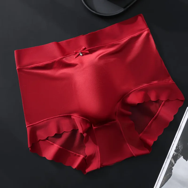 Men's Seamless Ice Silk Briefs 3D Contour Pouch Mid Waist Satin Smooth Scalloped Edge Ultra Thin Male Underwear