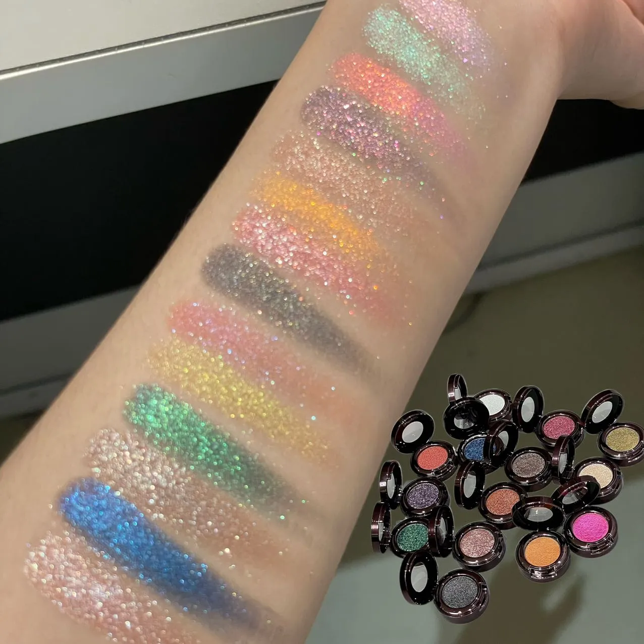 Metallic Glitter Black Blue Eyeshadow Purple Green Metallic Highlighter Eyeshadow Diamond Long Lasting Eye Makeup Women Cosmetic — image 7