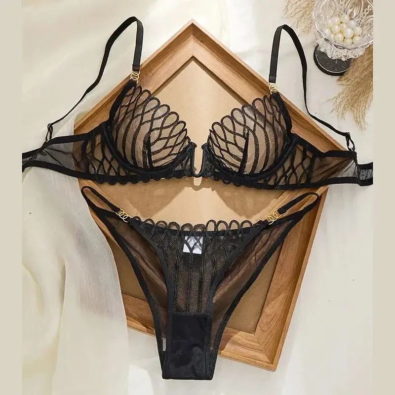 French Style Sexy Embroidered Transparent Underwear Set V-Neck Design Anti-Sagging Breathable Bra And Panties Ensemble Black — image 1