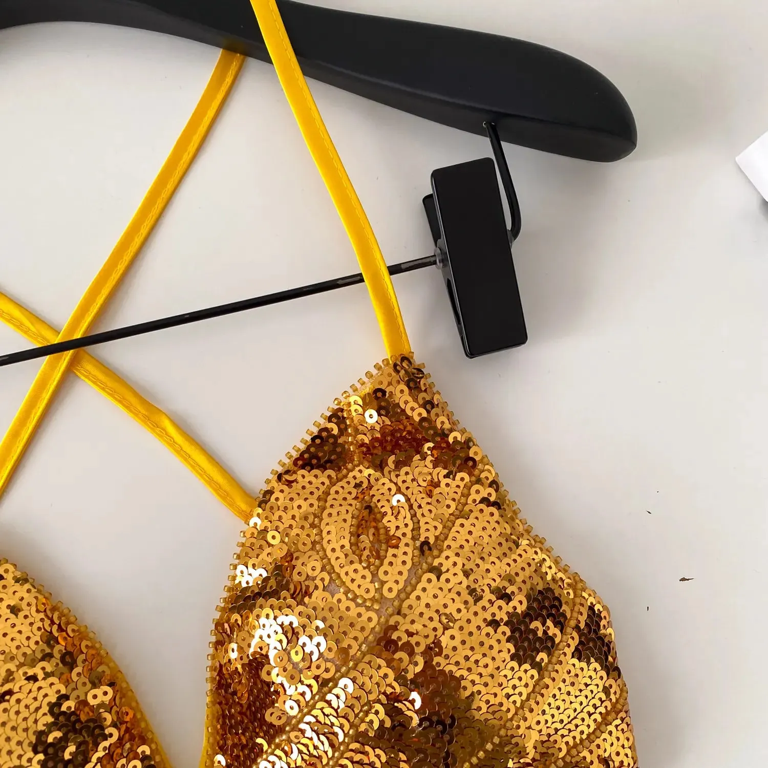 Chic Criss‑cross Backless Sequin Bow Camis Spaghetti Strap Tank Top Sexy Fashion Y2K Hot Girl Summer Crop Top — image 4