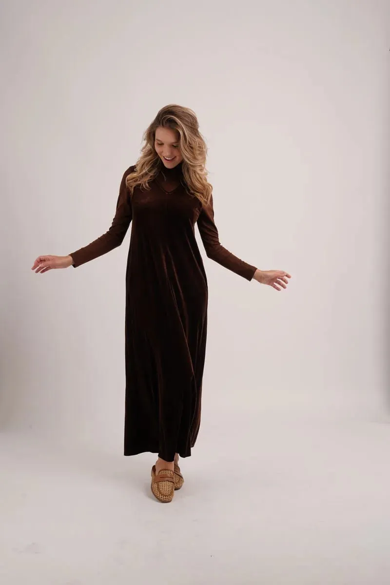 AS AW26 Fluwelen trui-jurk met zijzakken + Jersey basic opstaande kraag
