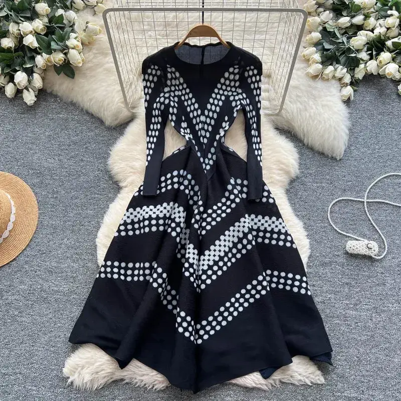 Miyake Pleated Dresses Europe New Simple Fashion Printed Elegant Large Hem Women's Lightweight Stretchy Bounce Flower Bud Dress — image 10