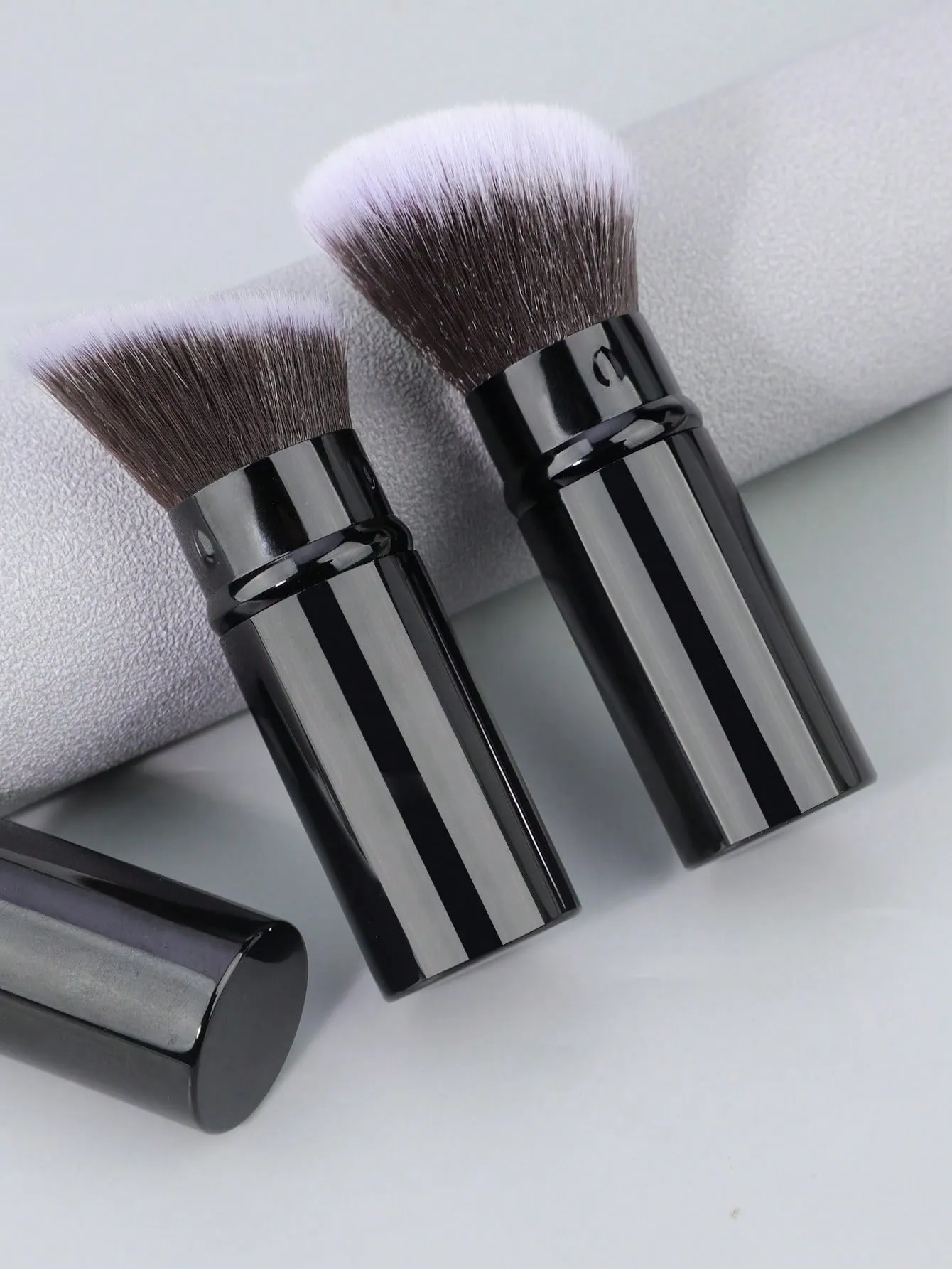 1-2 Telescopic Makeup Brushes Travel Kabuki Foundation Makeup Brushes Facial Blush Brushes Are Used To Mix Liquids Blushes