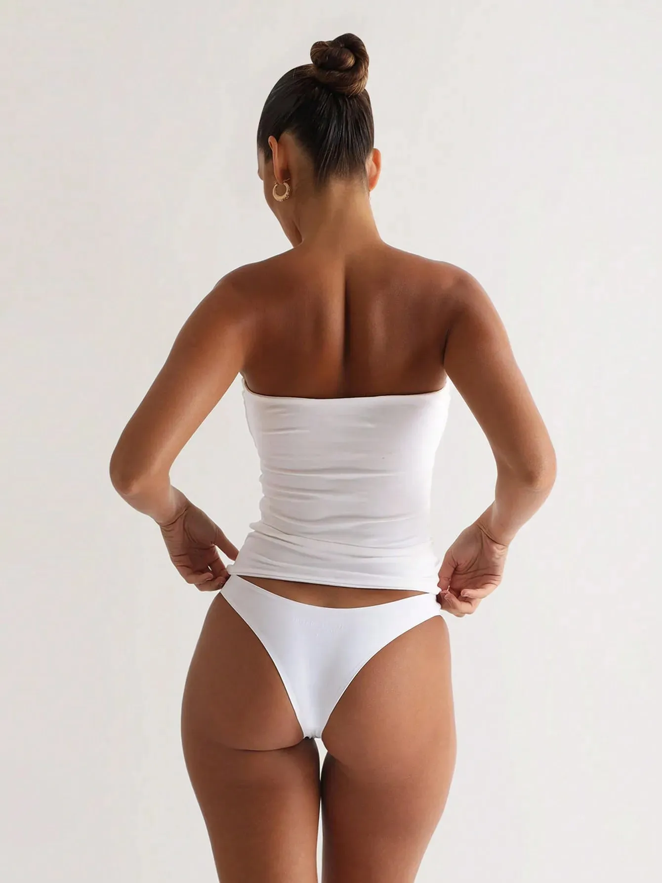 2 Pack Solid Strapless Tube Top Women Soft Stretch Sleeveless Slim Basic Elegant Layering Bandeau Cami Daily Casual Outfit