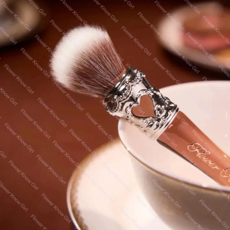 Flower Knows The Sweetie Bear Rounded Blush Brush Loose Powder Makeup Brushes — image 5