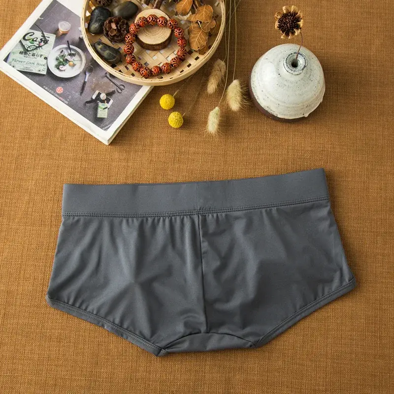 Plattvinklade underkläder i mjölksilke för män bekväma och hudvänliga andningsbara silkeslen snabbtorkande låga boxershorts