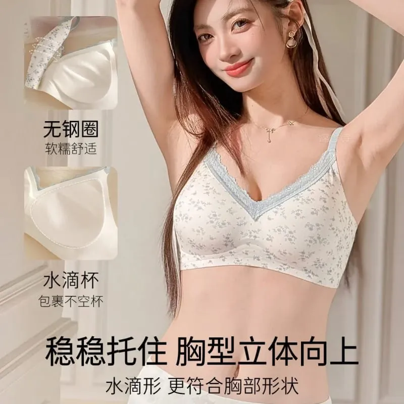 Purely desirable French-style floral lace lingerie for women with small busts designed to enhance the bust gather side breasts — image 3