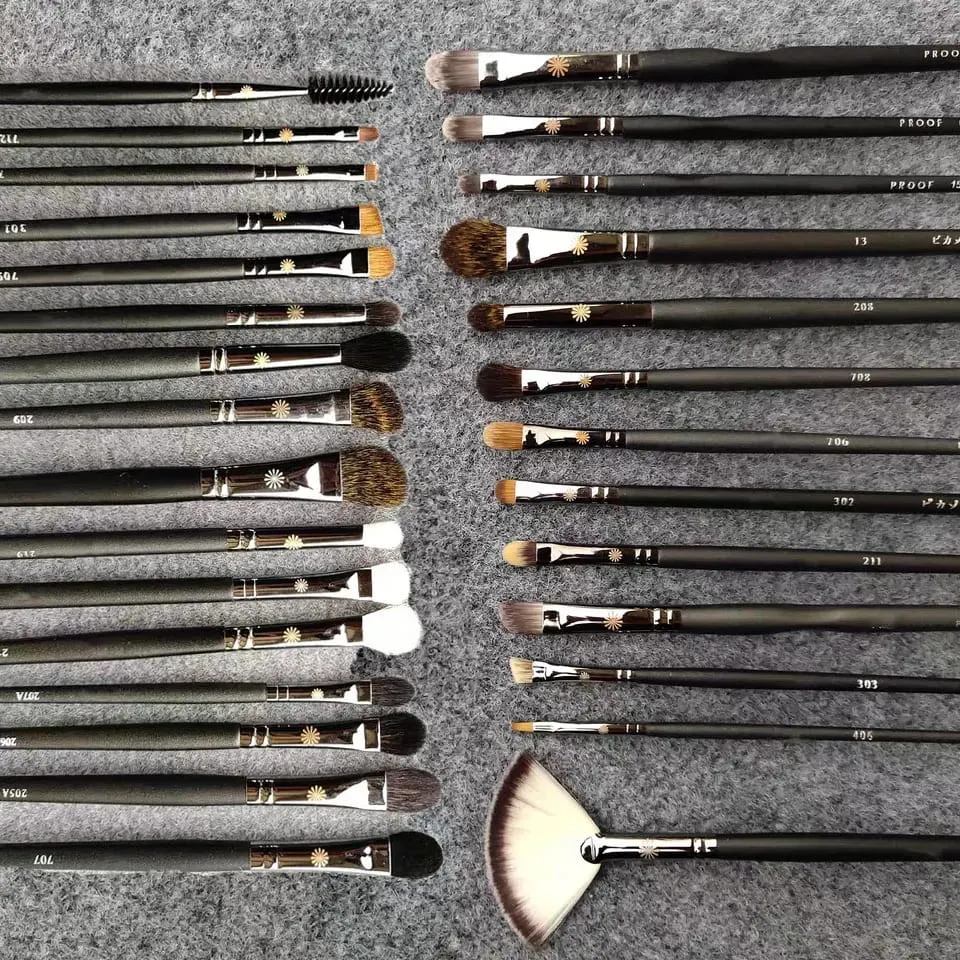 1pc Berus Mekap Smudge Pelapik Mata Rata Berus Solek Perincian Precision Concealer Serbuk kontur sorotan alat kosmetik artis
