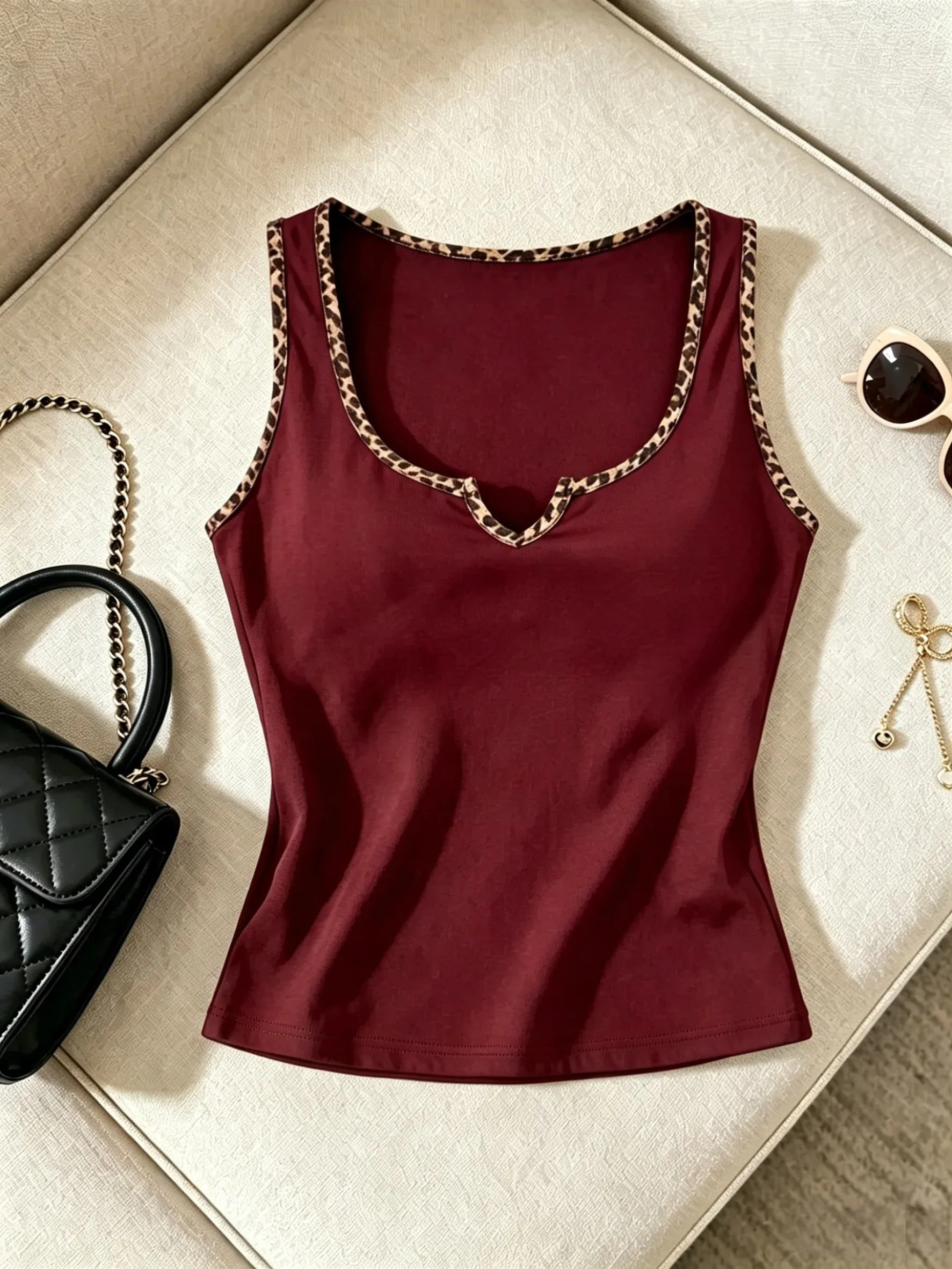 Women Solid Color Tank Top Casual Notched V Neck Form Fitting Sleeveless Cami Top — image 7