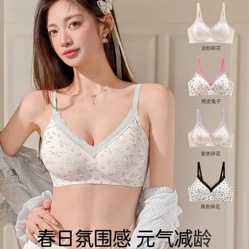 Purely desirable French-style floral lace lingerie for women with small busts designed to enhance the bust gather side breasts — image 6