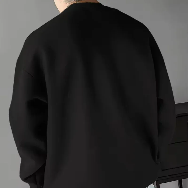 The new men's round-neck sweatshirt for Spring and Autumn 2026 is casual and comfortable with 3D letter pattern printing