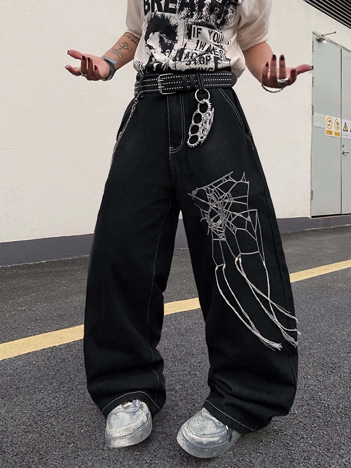 Men's Versatile Jeans Men's Baggy Wide Pants American High Street Style Men's Long Trousers With Frayed Edges And Embroidery