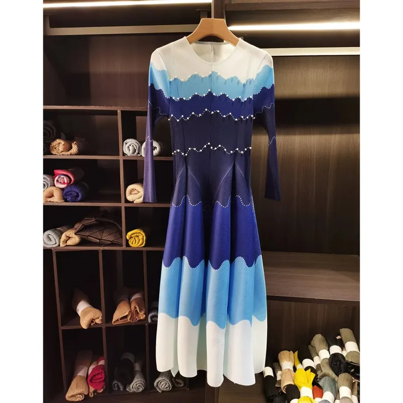 Designed Women's Pleated Dress O-neck Loose Fit High-end Fashion Color Block Beaded Long Sleeve Famale Clothing 2DB6598 — image 10