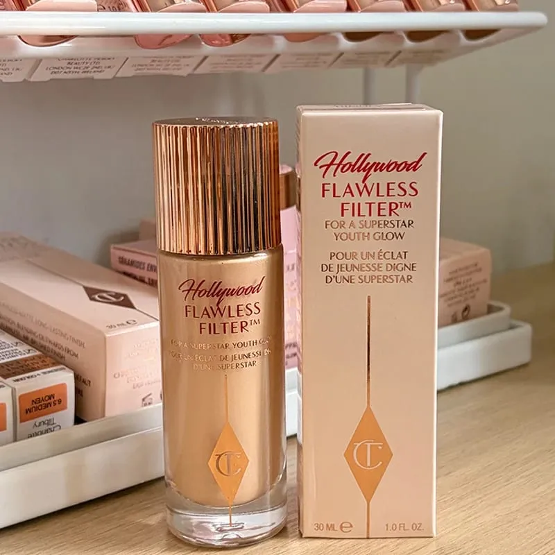 Yayasan Penyerlah Charlotte Tilbury CT Tekstur Berterusan Penyamar Menghidrat Mekap Mencerahkan Serbuk Padat