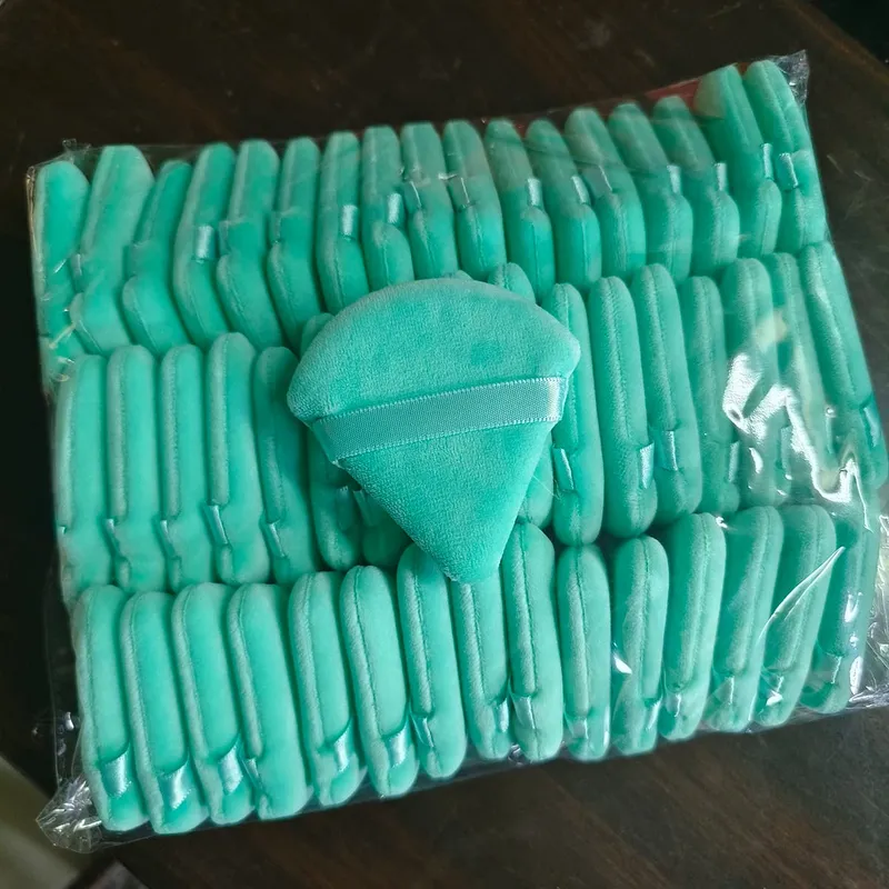 Wholesale 50Pcs Triangle Powder Puff Mini Face Makeup Sponge Cosmetics Soft Cotton Face Powder Puff Washable Velvet Makeup Puff — image 5