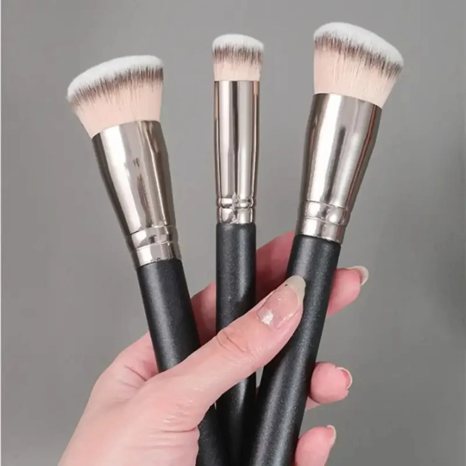 Foundation Concealer Brush Premium Contour Blusher Brushes Flawless Under Eye Dense Face Makeup Brush For Blending 170 270 370 — image 3
