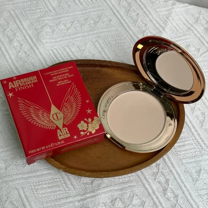 Serbuk Berus Udara Charlotte Tilbury Mengaburkan Tak Berliang&Penyerlah Hadiah Solekan Bercahaya Bercahaya Tahan Lama Fokus Lembut Bercahaya