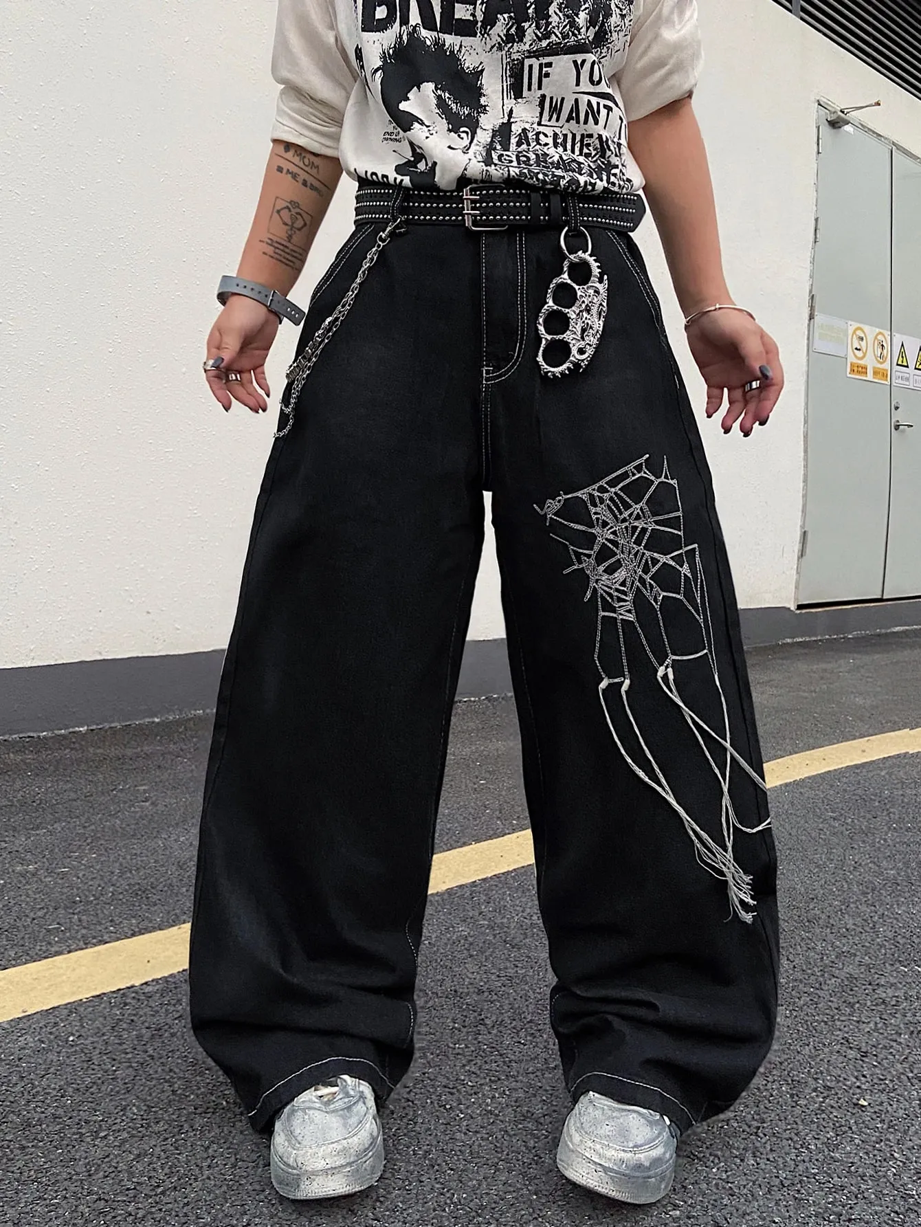 Men's Versatile Jeans Men's Baggy Wide Pants American High Street Style Men's Long Trousers With Frayed Edges And Embroidery