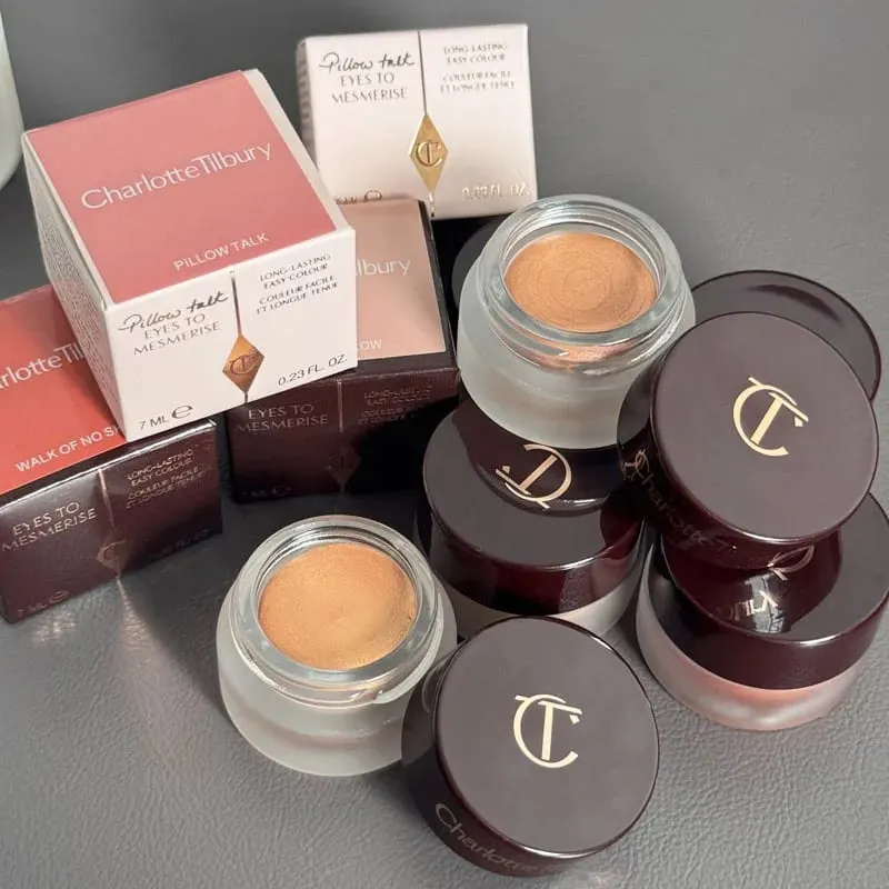 CT Apat na kulay na Eyeshadow Palette Matte Glitter Eyeshadow Makintab na Eye Makeup Pillow Talk Madaling Kulay Natural Foundation Cosmetics — image 4