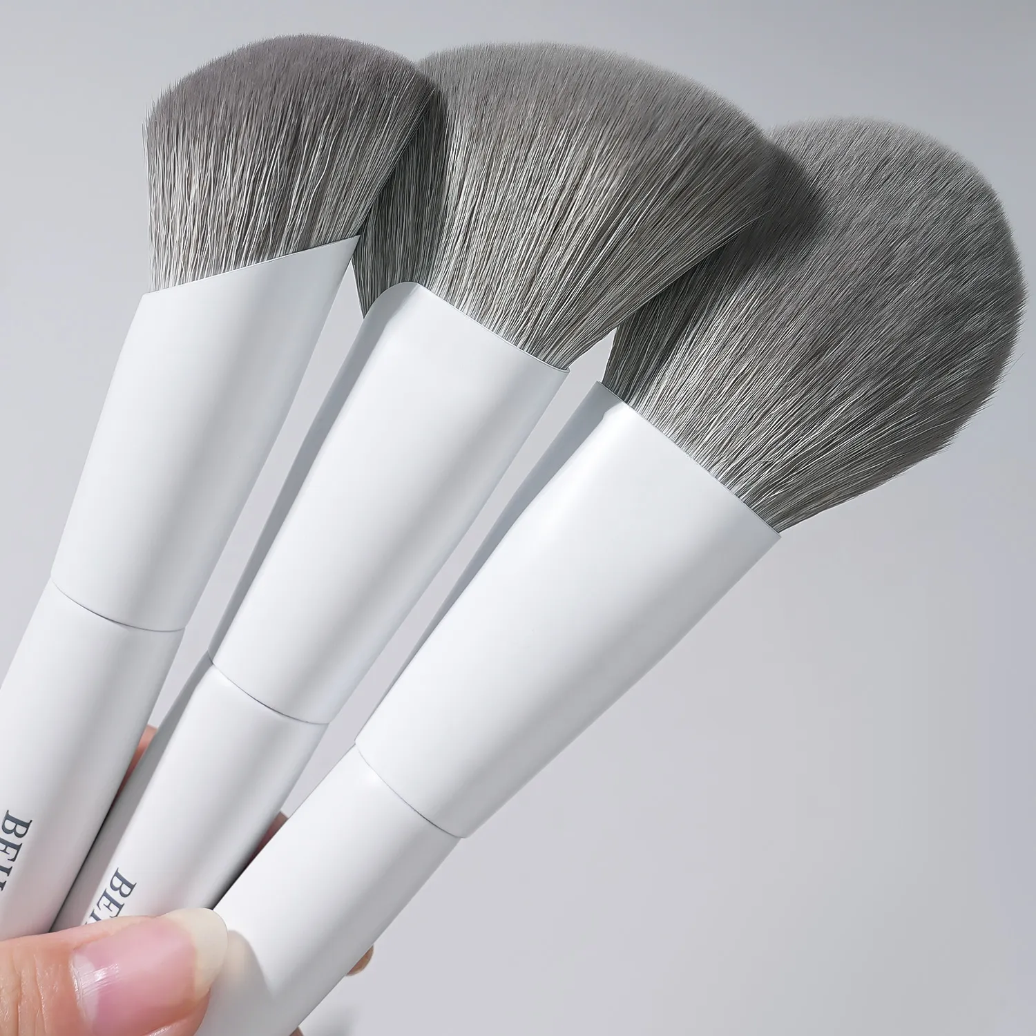 12-Piece Vegan Makeup Brush Set for Powder Foundation Concealer Eyebrows Eyeshadow Contour Eyeliner Blender Eye Brushes — image 2