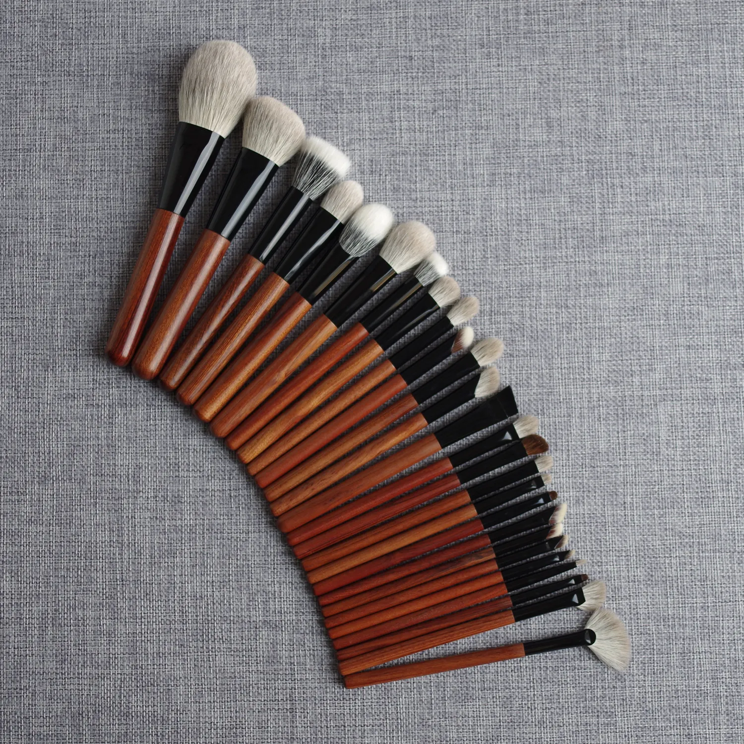 African Rosewood Handle Handmade Makeup Brushes 1pc Snow Fox Goat Hair Face Powder Blush Eye Shadow Brush Synthetic Makeup Brush