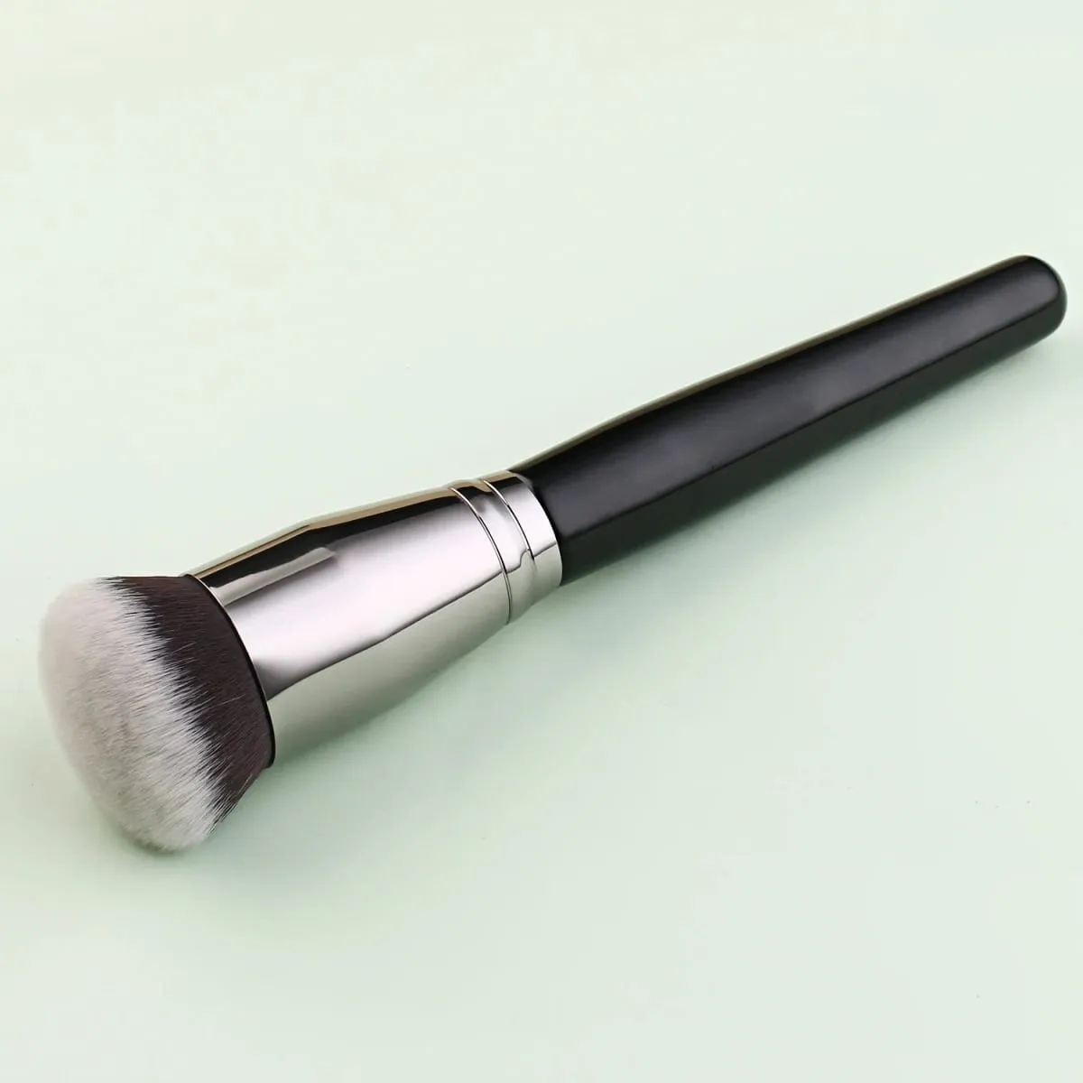 Black Foundation Make up Brush Cream Foundation buffing Makeup Brush Big Foundation Brush Synthetic Hair Face Makeup Tool — image 4