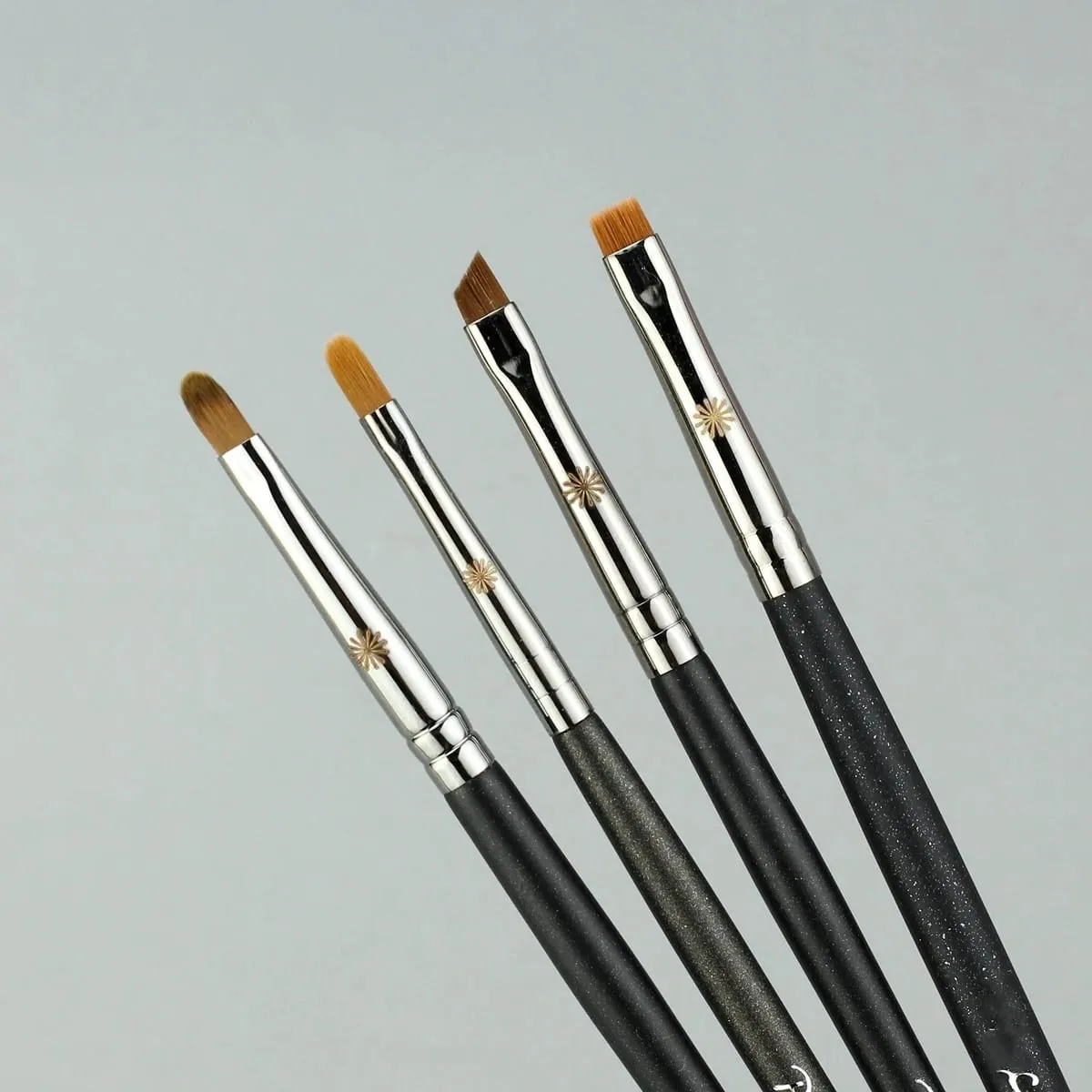 1pc Berus Mekap Smudge Pelapik Mata Rata Berus Solek Perincian Precision Concealer Serbuk kontur sorotan alat kosmetik artis
