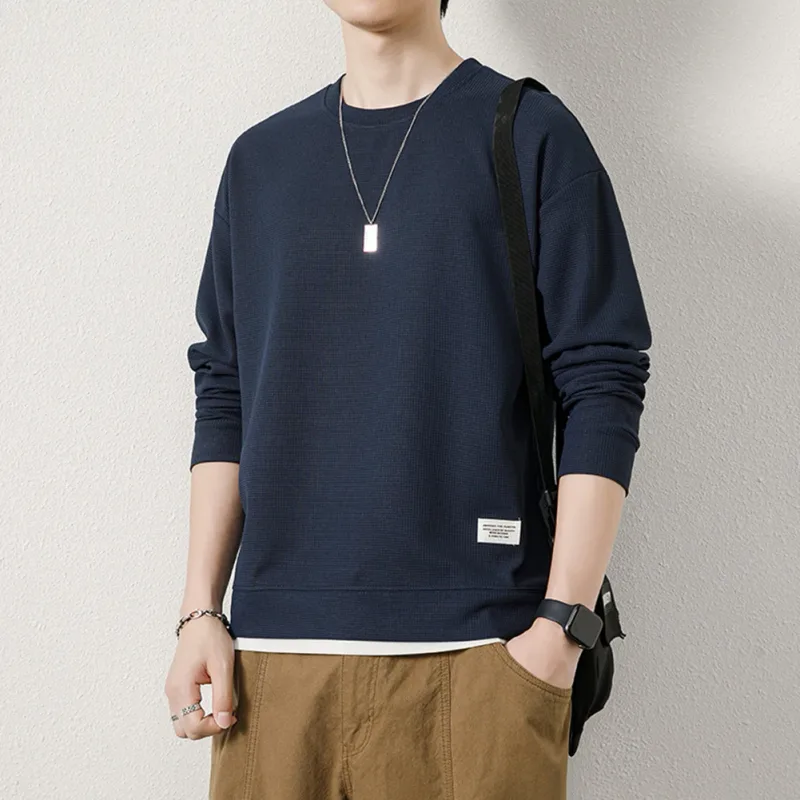 Loose for Fit Plaid Sweatshirt for Men with Long Sleeves Round Neck and Fake Two-Piece Visual Design for Everyday Use — image 5