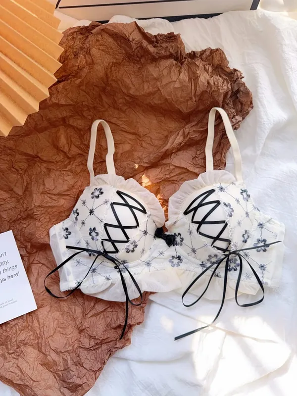 ชุดชั้นในลูกไม้เกาะอกสำหรับหน้าอกเล็ก Bralette และกางเกงชั้นในหวานและเซ็กซี่ — image 12