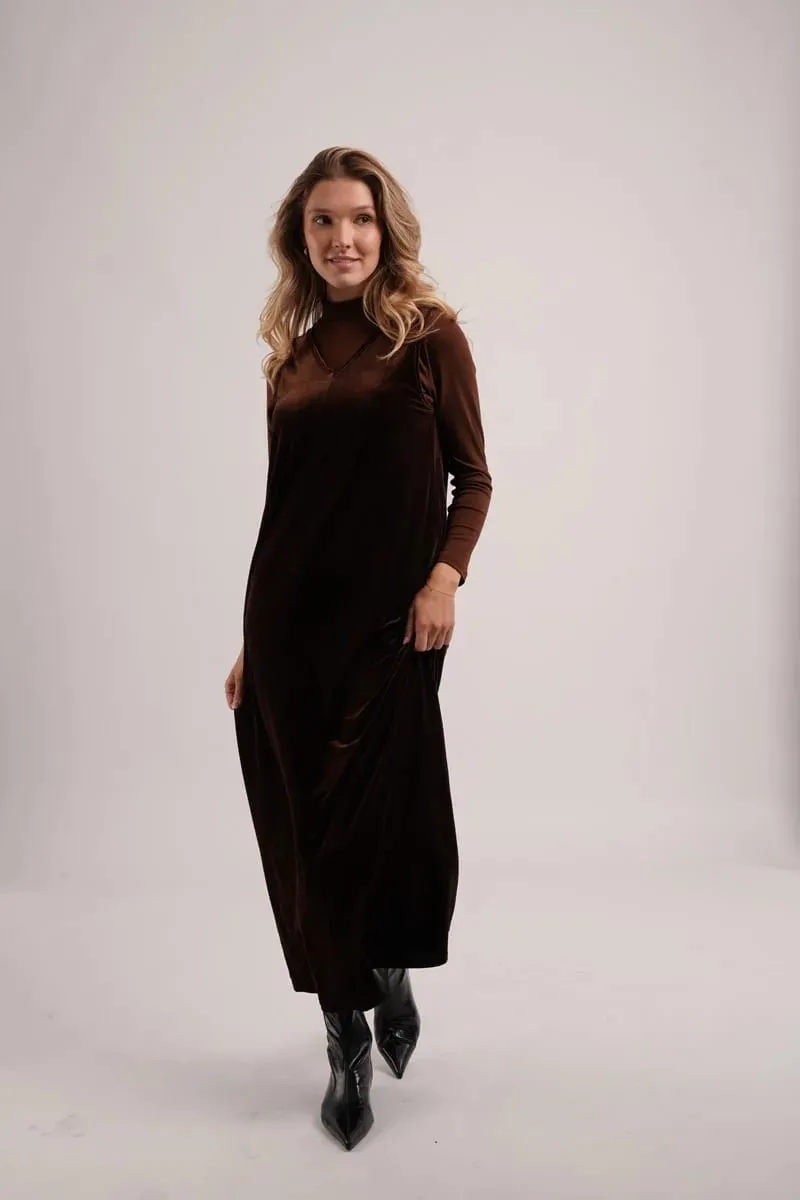 AS AW26 Fluwelen trui-jurk met zijzakken + Jersey basic opstaande kraag